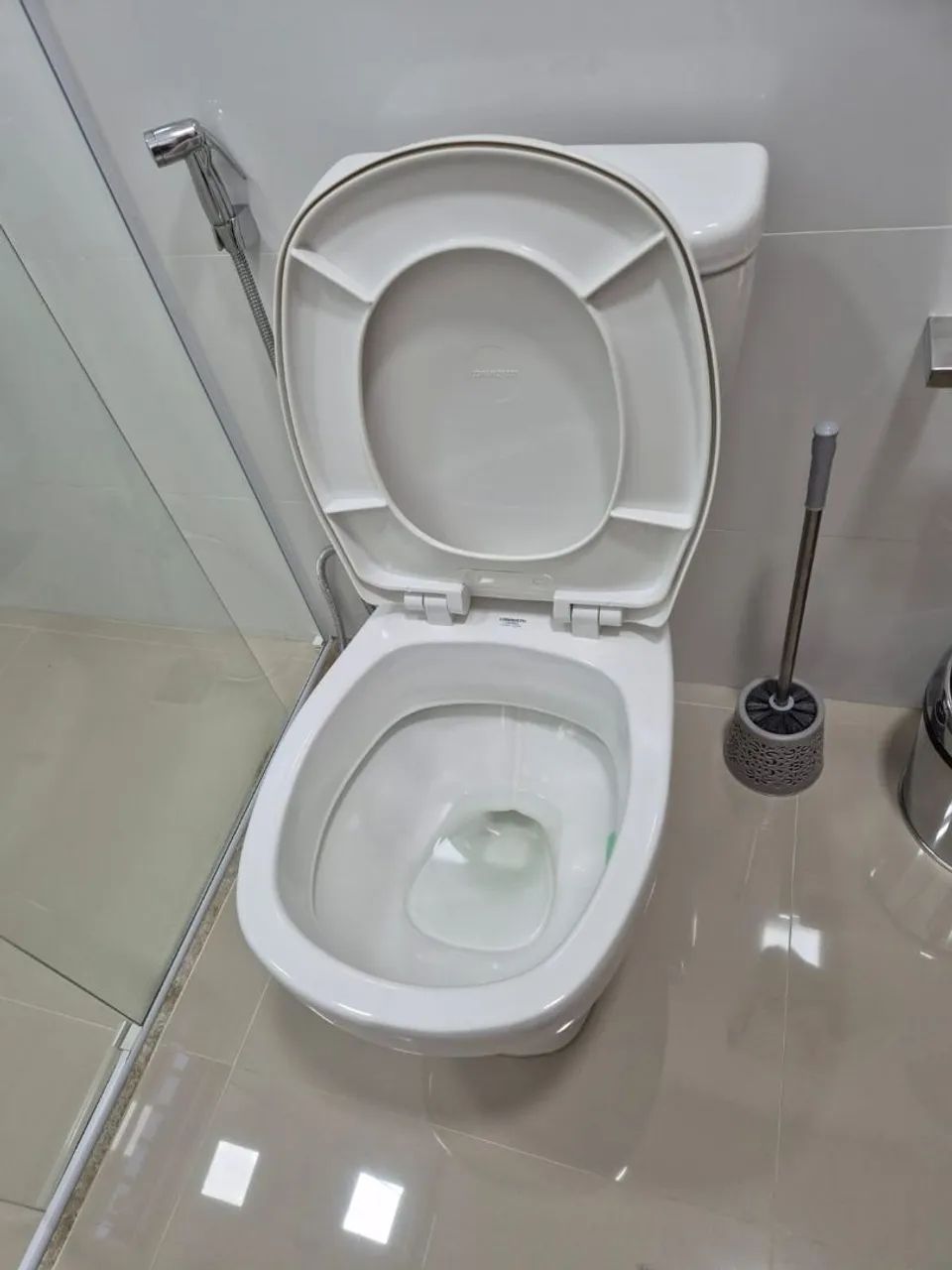 Vaso sanitário com caixa acoplada completo. - Foto 2