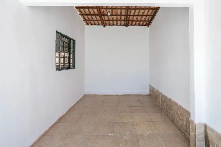 Vendo casa na estrutural ( toda reformada)  - Foto 2