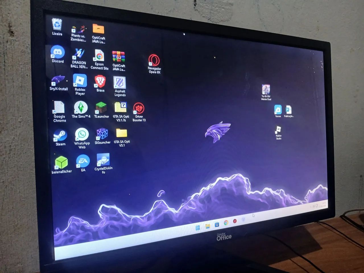 Monitor Doutor Office 19" LED - Funcionando Perfeitamente