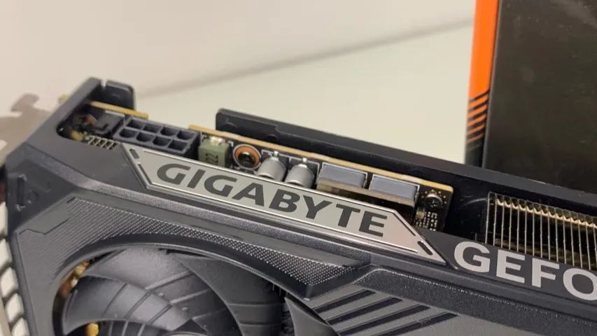RTX 5060 8GB GIGABYTE EAGLE - Foto 3