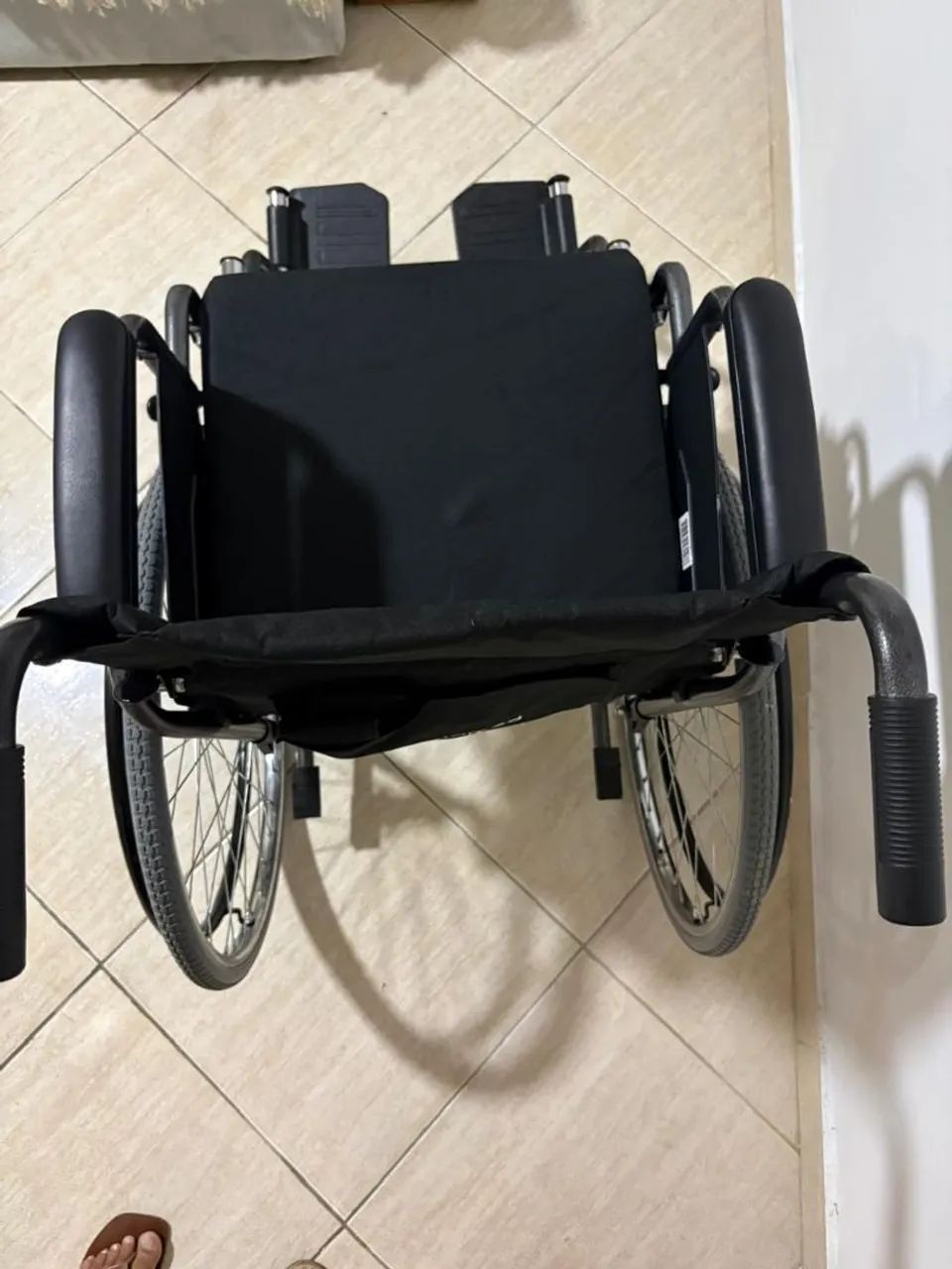 Cadeira  de roda nova  - Foto 3
