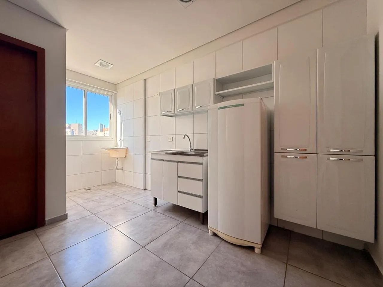 Apartamento para alugar em Maringá, Zona 07, com 1 quarto, com 29 m², Residencial Arezzo - Foto 3
