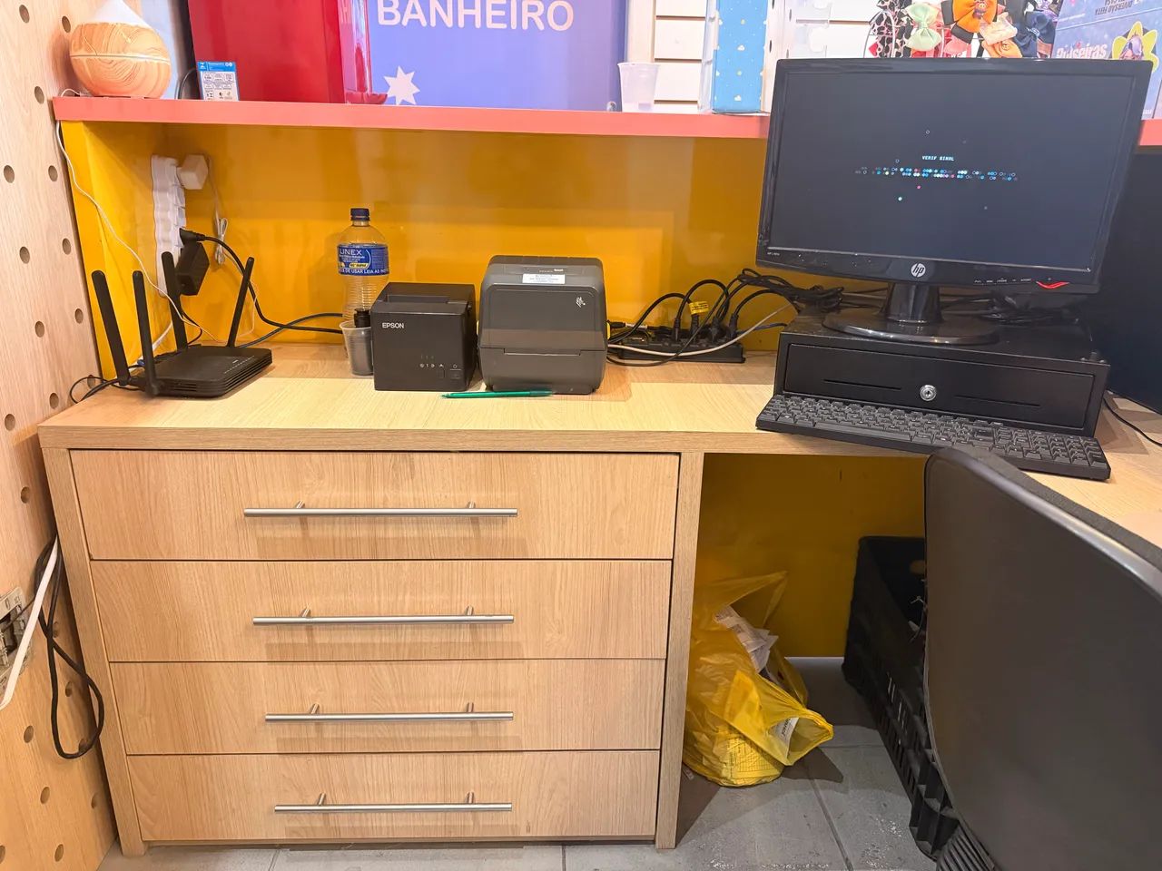 Balcão Loja com Painel de Fundo  - Foto 4