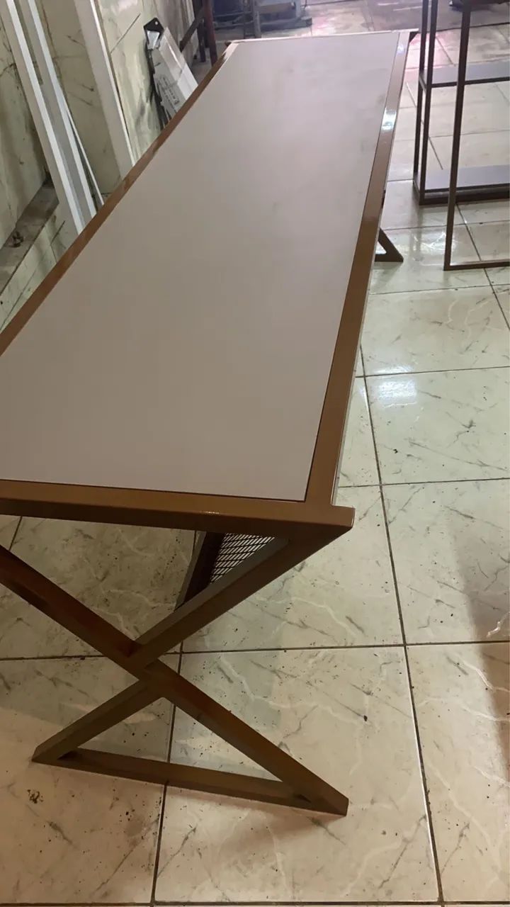 Mesa industrial em metalon 