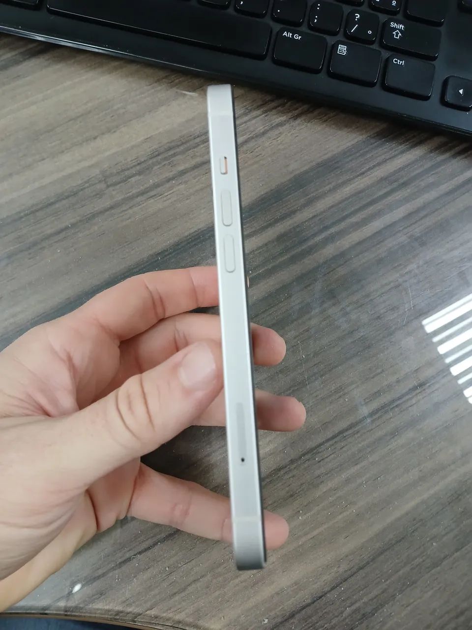 ? iPhone 13 Branco - 128 GB  - Foto 2