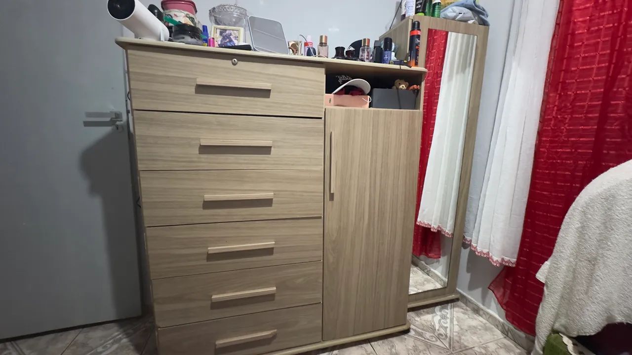 Vende-se cômoda 