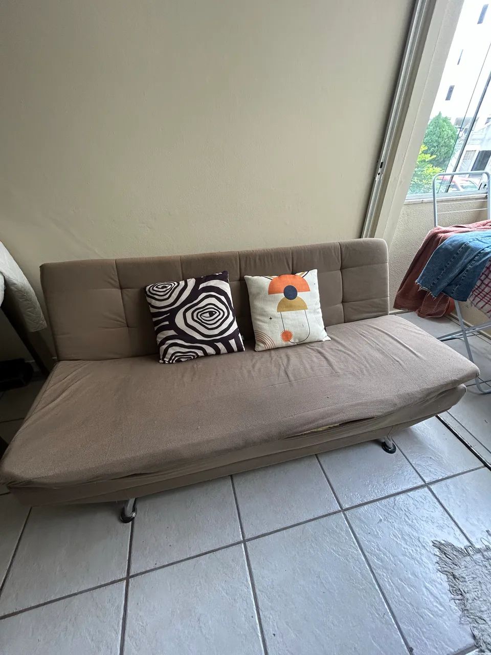 Sofá Cama e Almofadas de BrInde65204303106945120