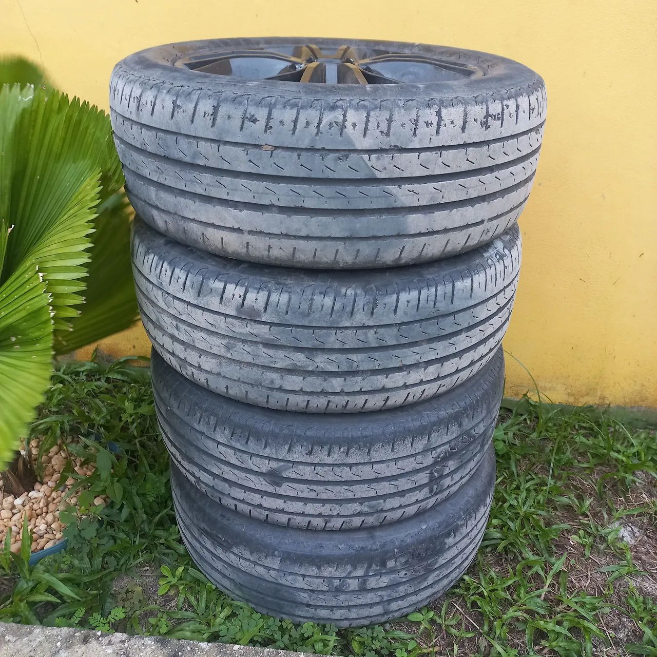 Aro 15 com pneus - Foto 2