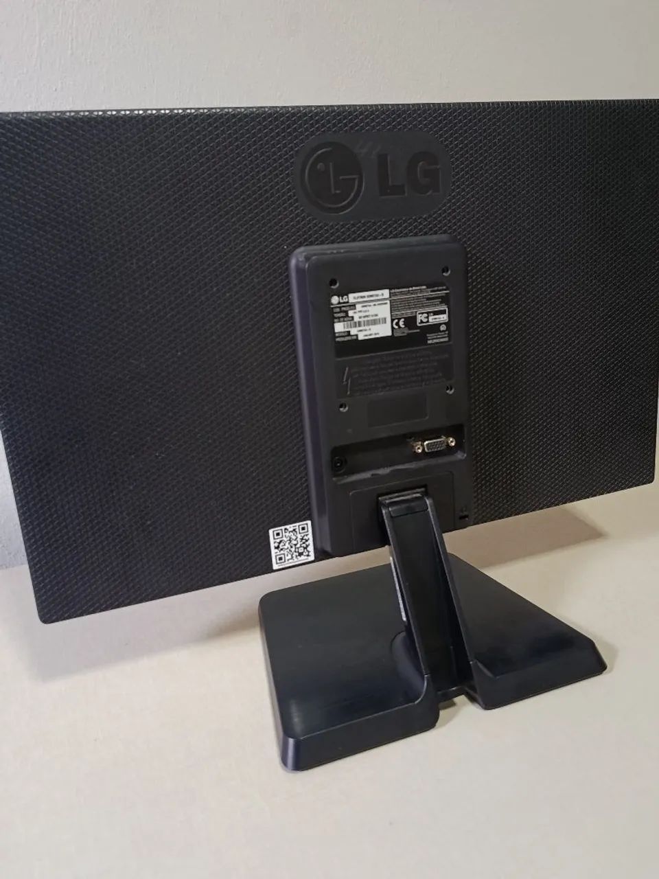 Monitor LG 19, 5 polegadas linha 20m37  - Foto 3