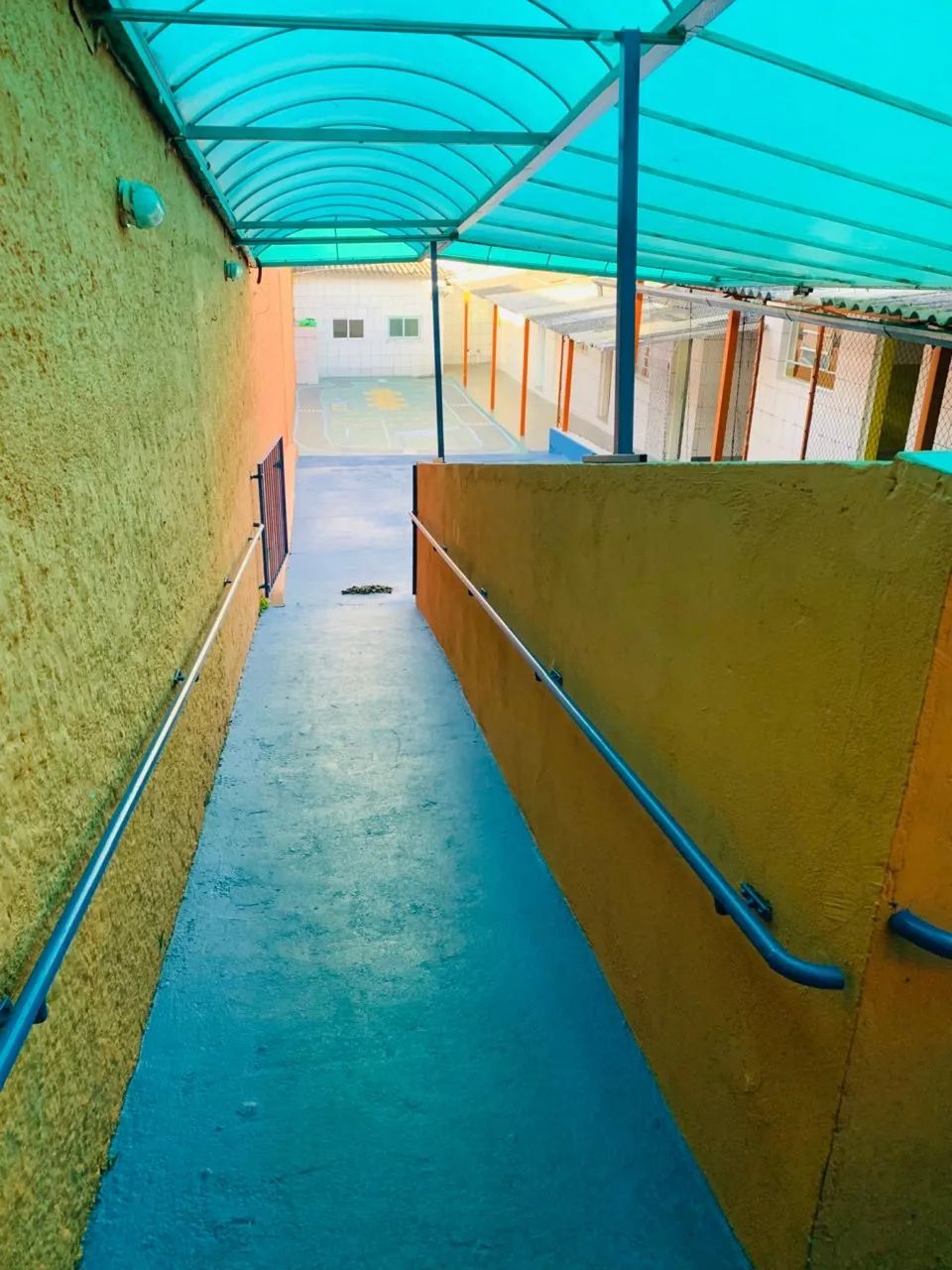 Clínica Multidisciplinar/Estética ou Escola Infantil 