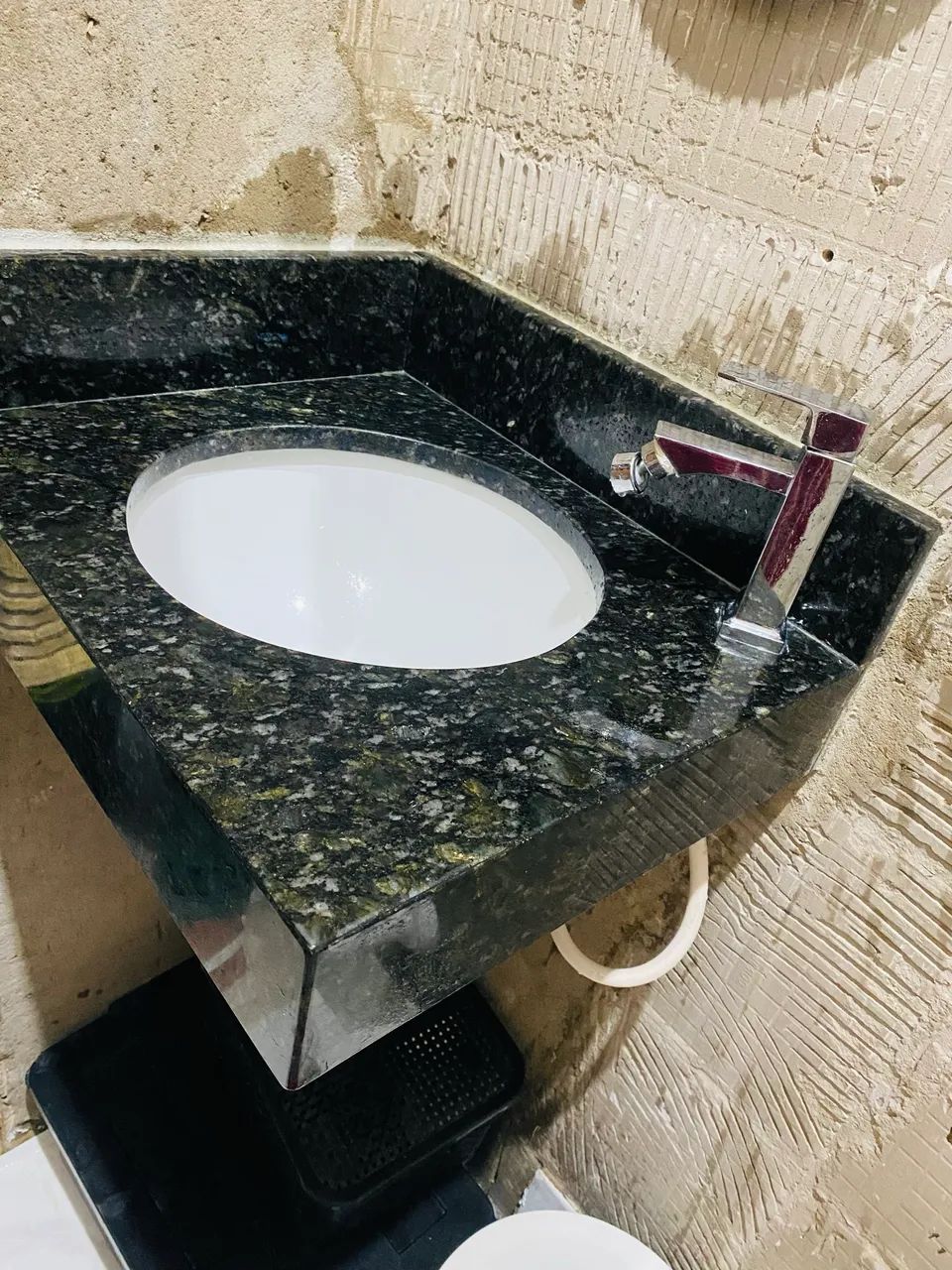 Vendo 1 Nicho e pia de granito novinho, a pia 3 meses de uso e o Nicho novo  - Foto 4