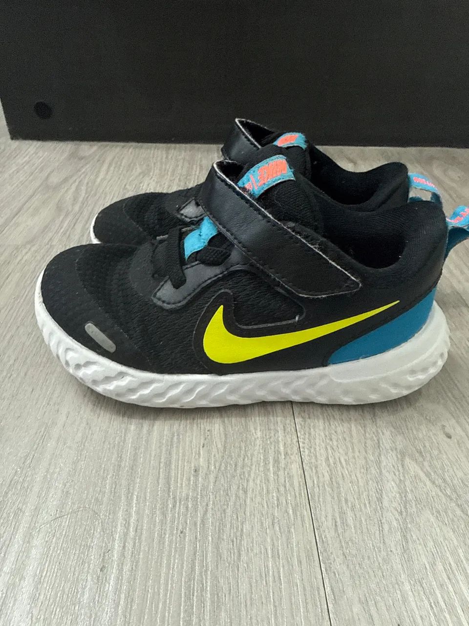 Tênis Nike infantil  25