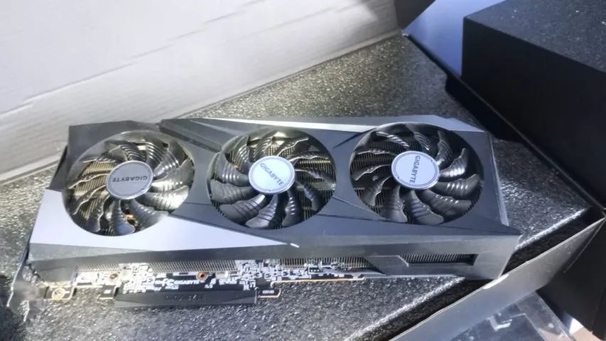 Placa de Vídeo Gigabyte RX7600 Gaming OC Triple Fan 8gb - Foto 2