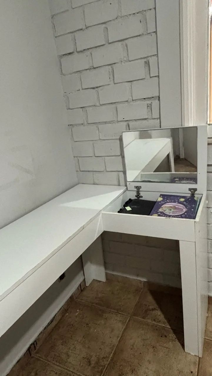 penteadeira/escrivaninha 
