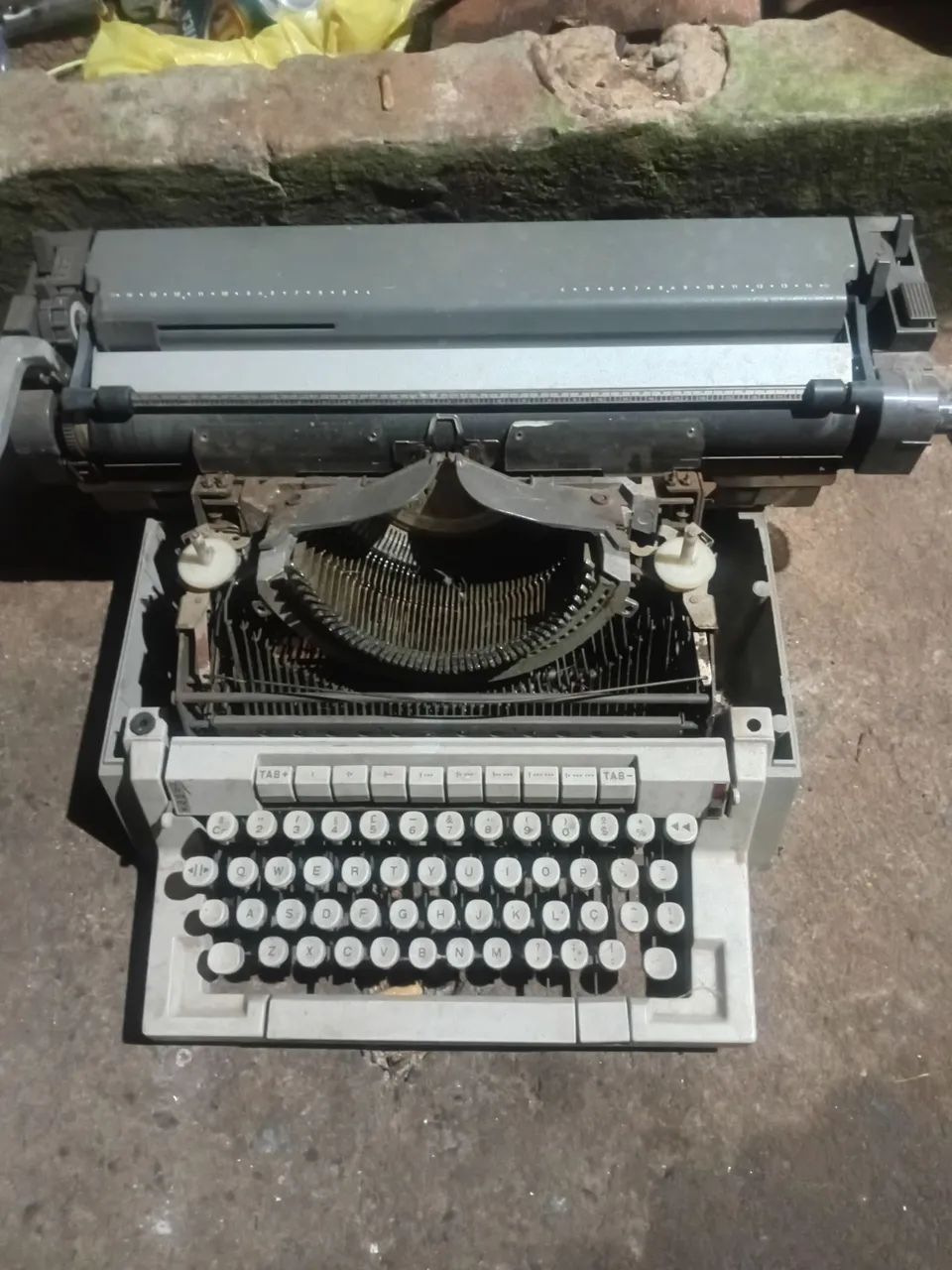 Typewriter432208545149757440