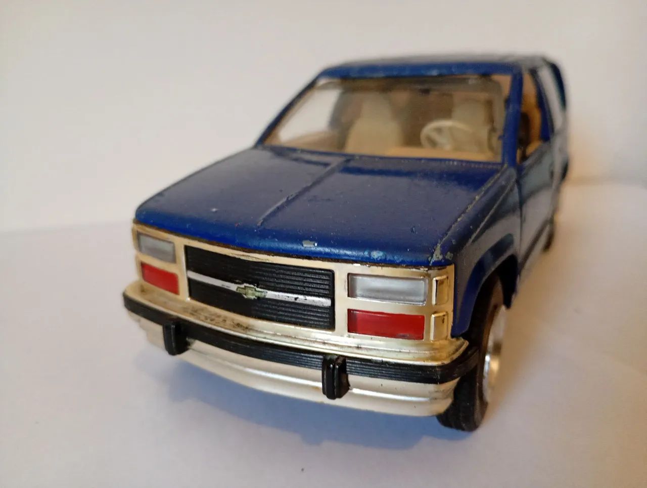 Sunnyside - Sucata Miniatura Chevrolet Suburban  - Foto 2