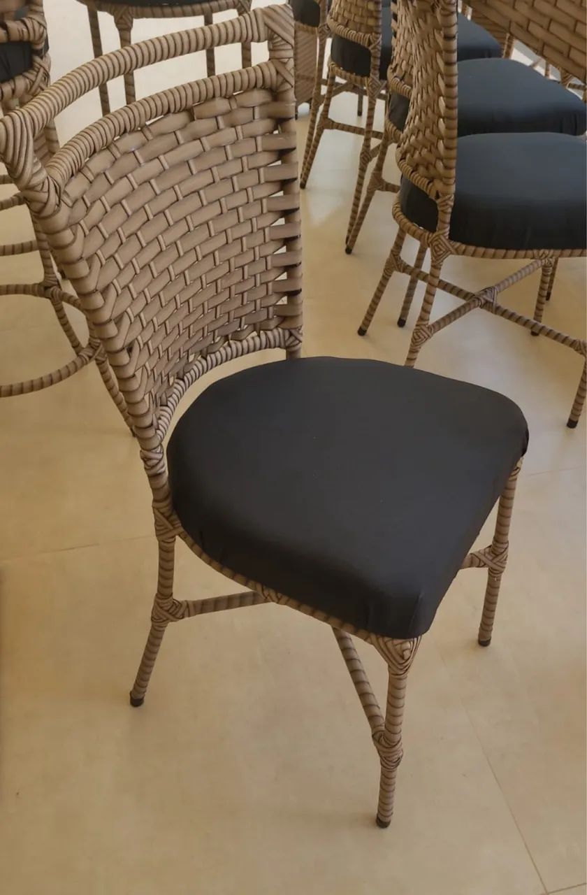 Mesa com 12 cadeiras (área externa)  - Foto 2