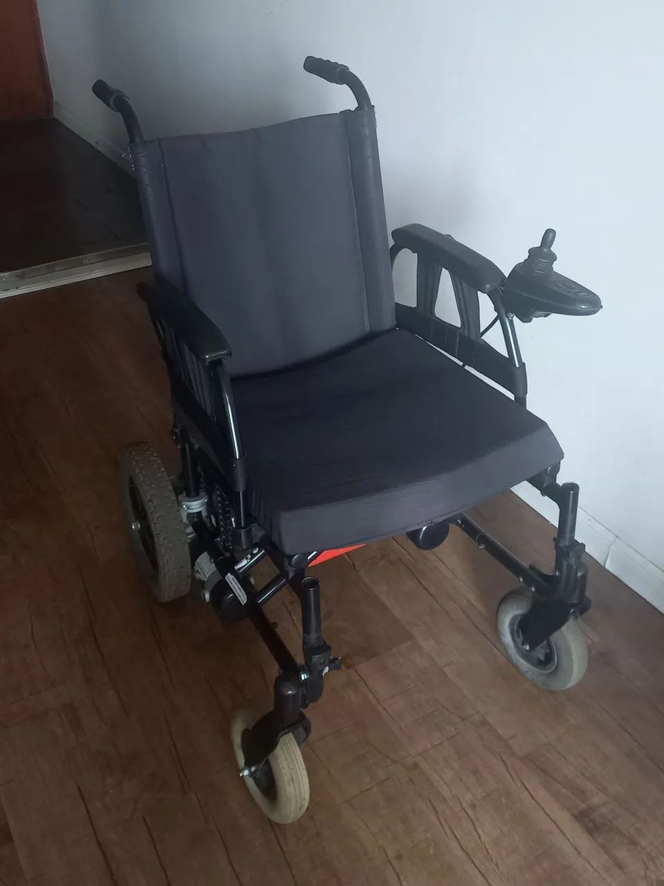 Cadeira de rodas motorizada  - Foto 2