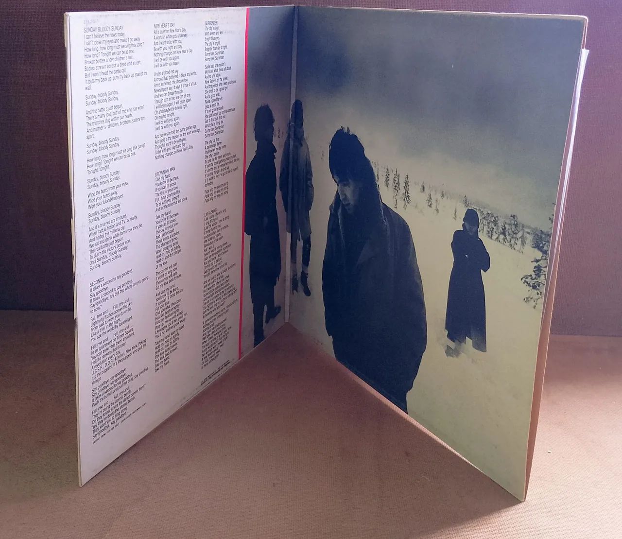 Lp U2 - War/Capa Gatefold/Ed. Brasileira/Excelente Estado  - Foto 2