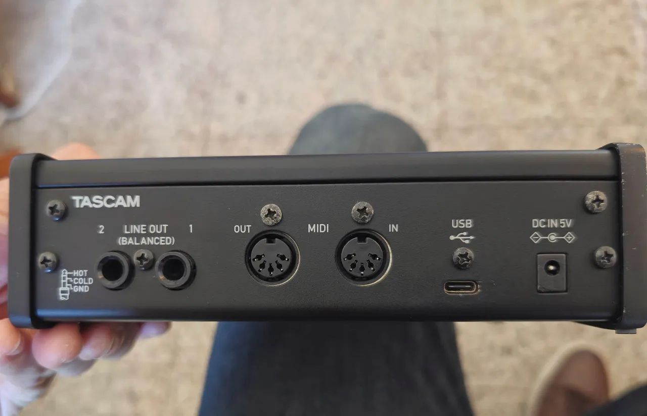 Interface de áudio Tascam US-2X2HR (venda ou troca) - Foto 2