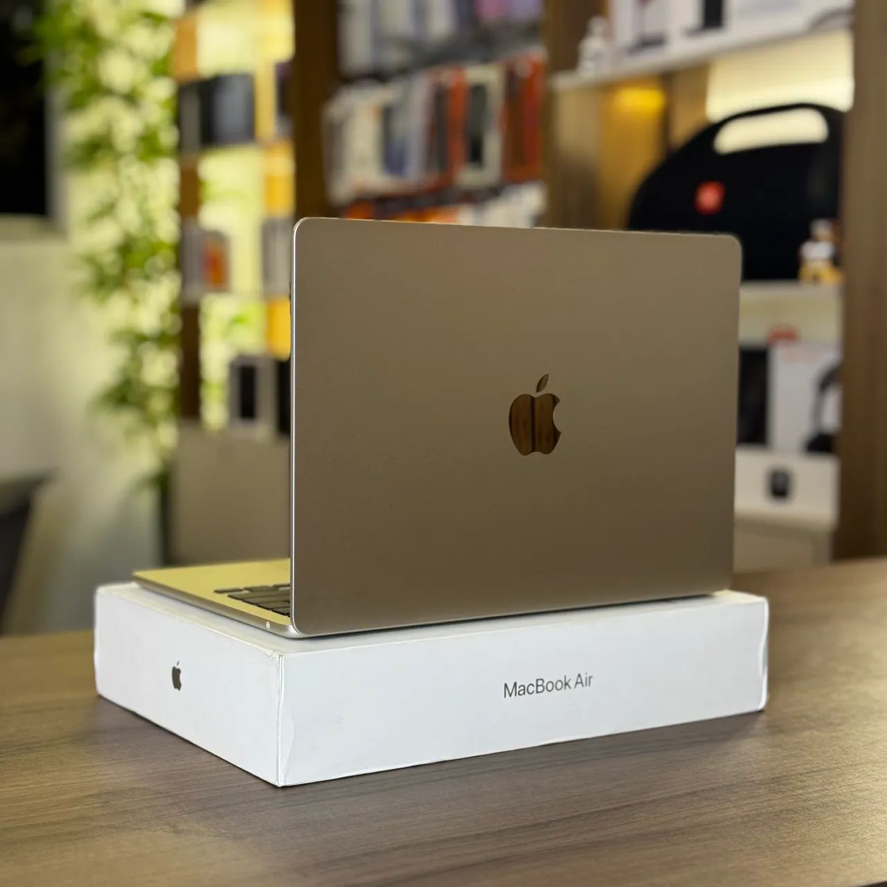 MacBook Air M2 256GB/16, 13? Starlight - Bateria 100% 17 Ciclos