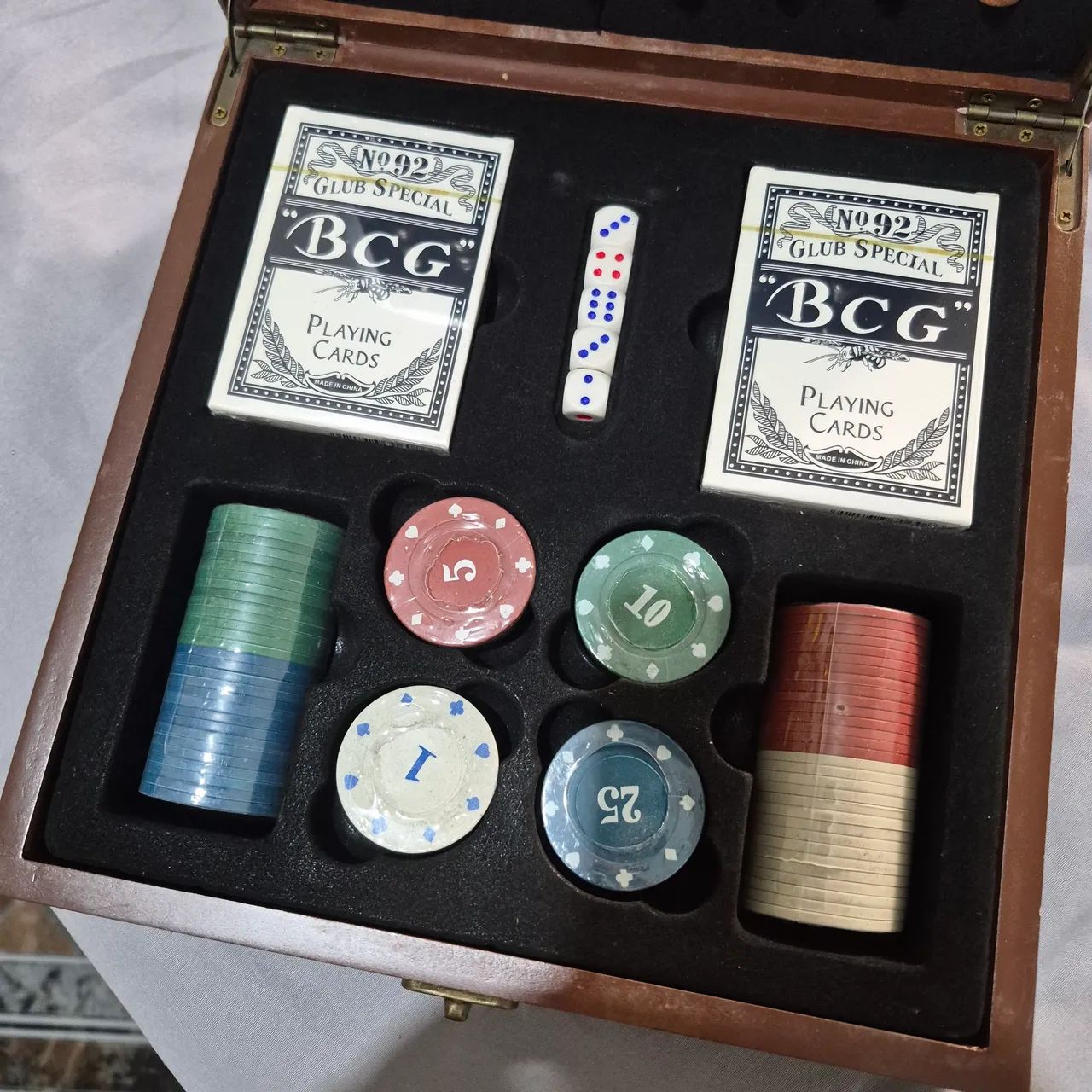 Jogo de Xadrex e Poker - Foto 3