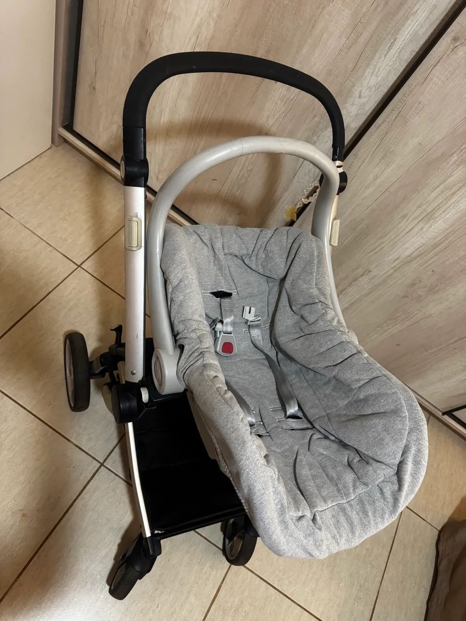 Carrinho de bebê Moisés com bebê conforto - Foto 3