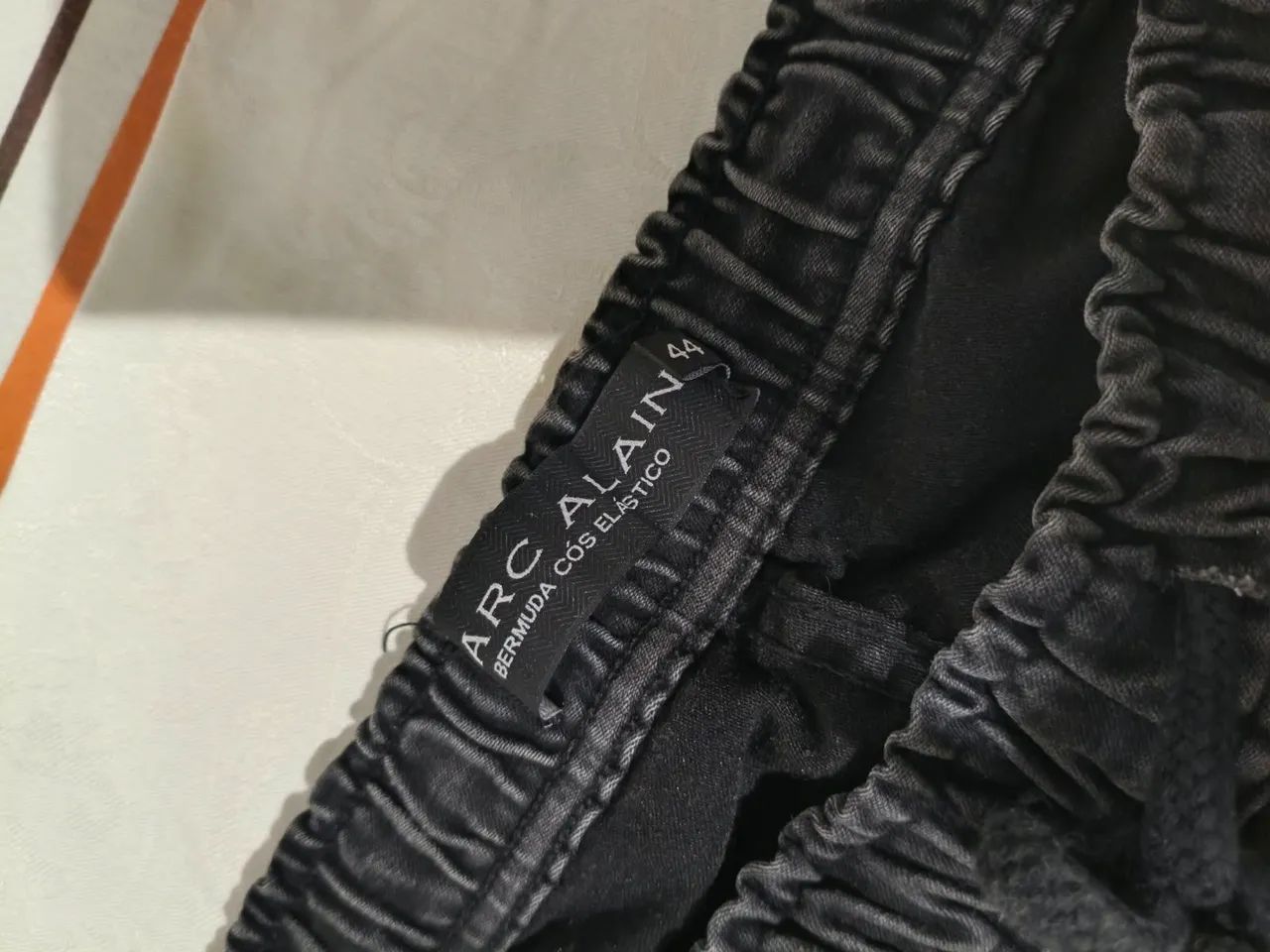 Bermuda Jeans Marc Alaim com cós elastico - T 44 semi nova. - Foto 3