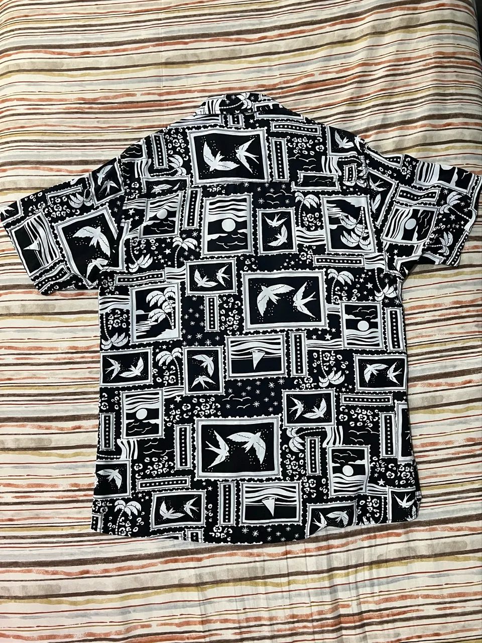 Camisa estampada tam. P - Foto 2