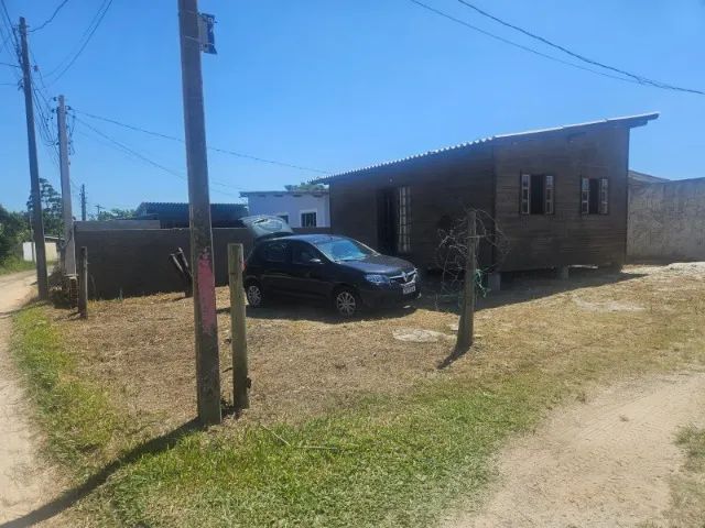 Casa mobiliada de madeira de 2 quartos em Laguna - Bairro Bentos - Foto 3