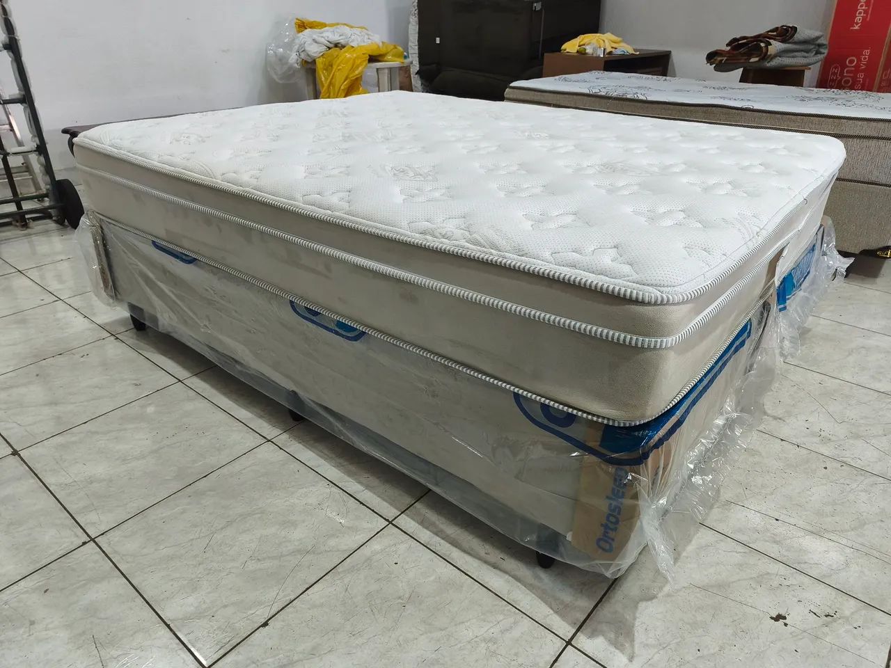 Cama Queen com Colchão Simmons e Base Bipartida - Conforto e Qualidade - Foto 2
