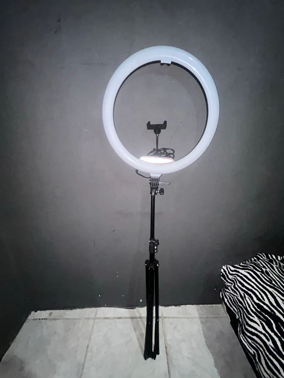 Ring light com tripé e suporte de celular  - Foto 2