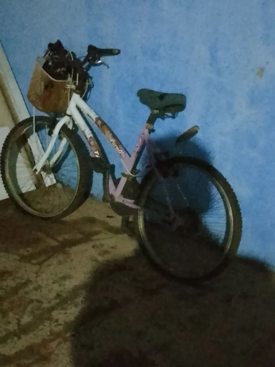 Vendo uma bicicleta 