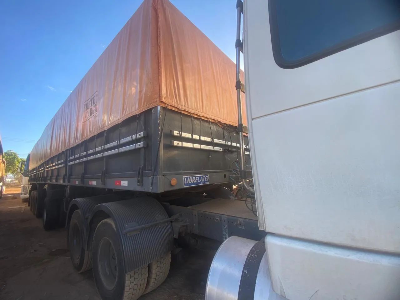 Carreta Graneleiro 4 Eixos