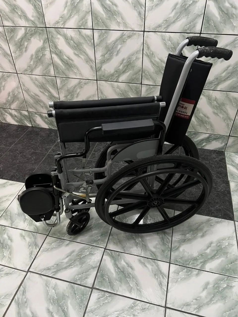 Cadeira de rodas seminova