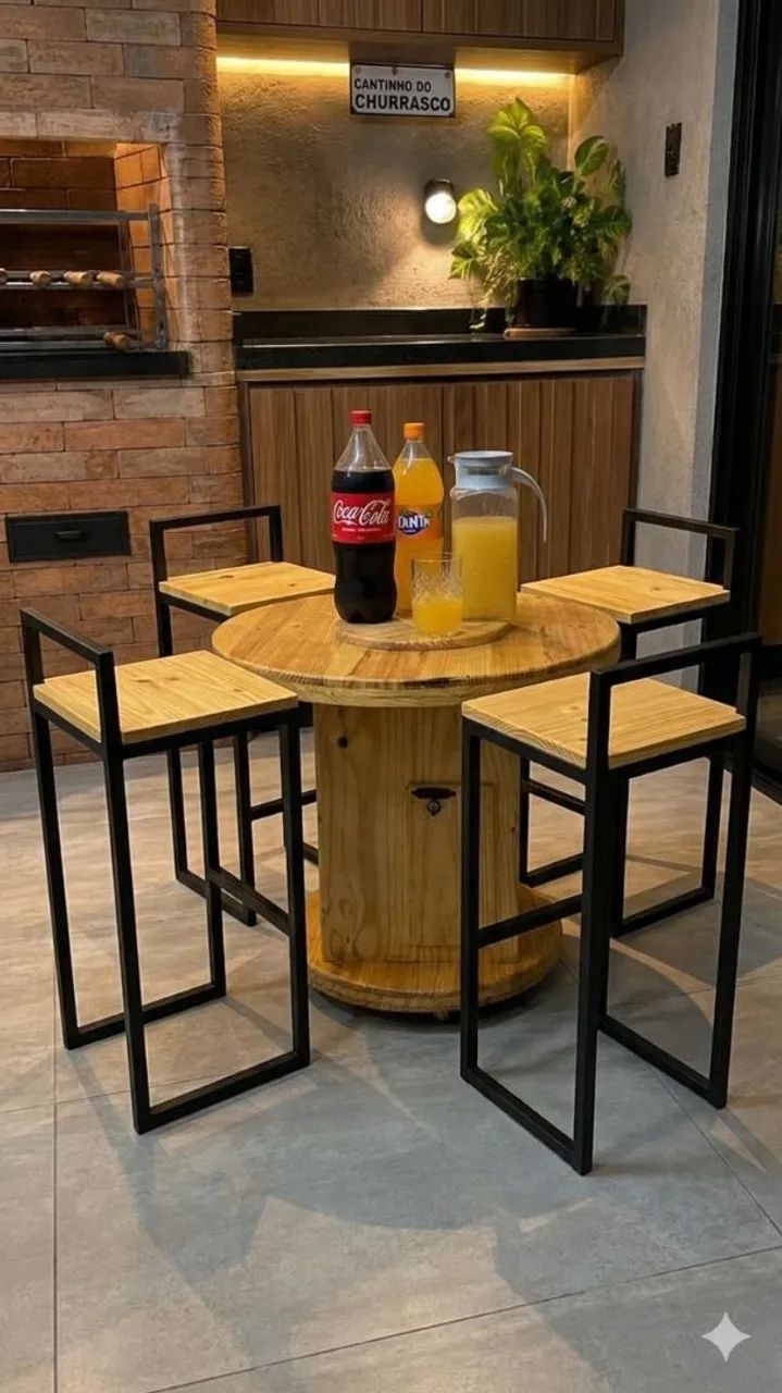 Mesa com rodízios com 4 banquetas 