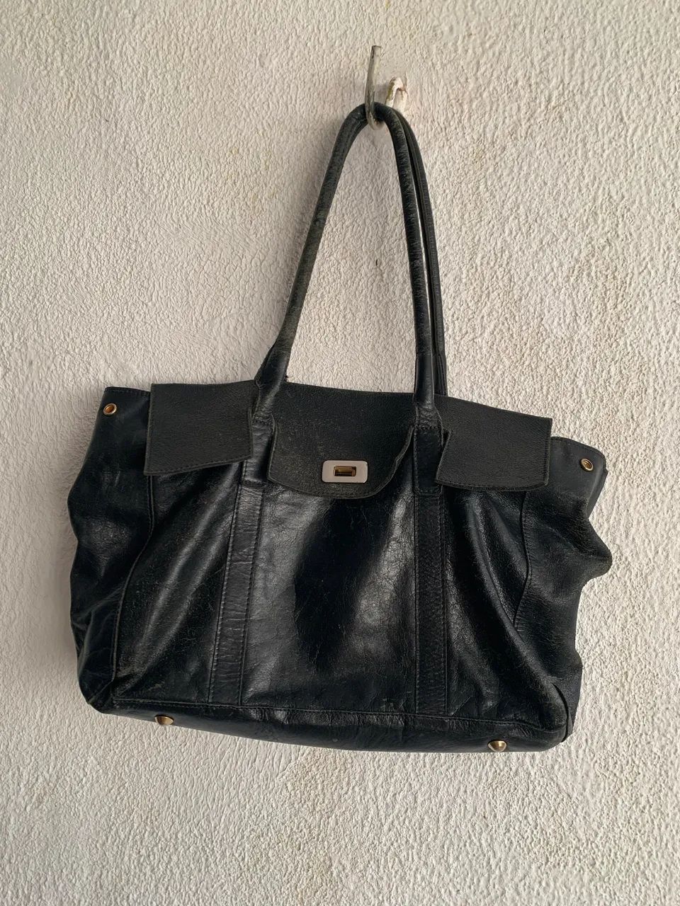 Bolsa em couro legítimo linda em bom estado  - Foto 2