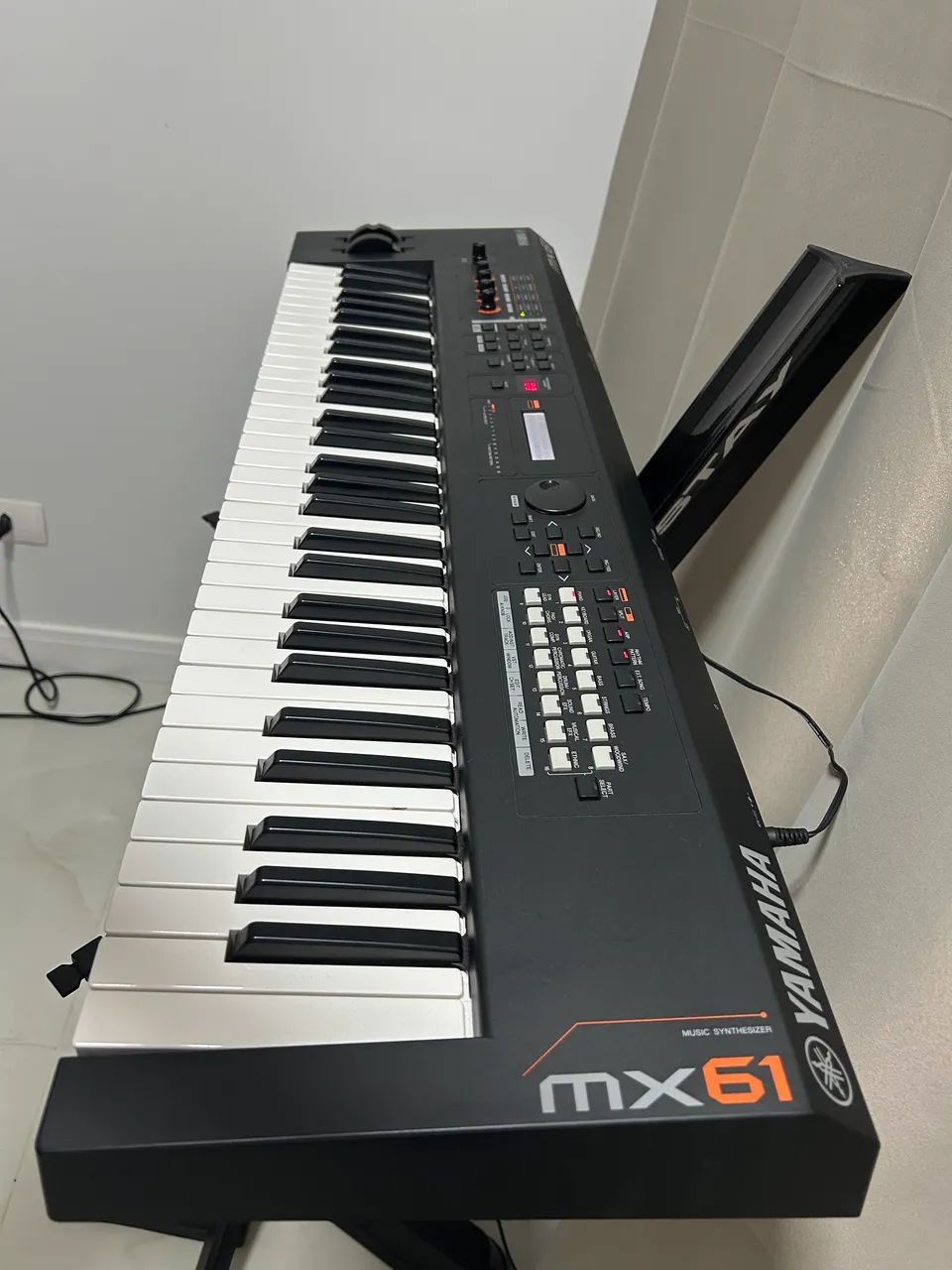 Teclado Yamaha MX61 V2 BK