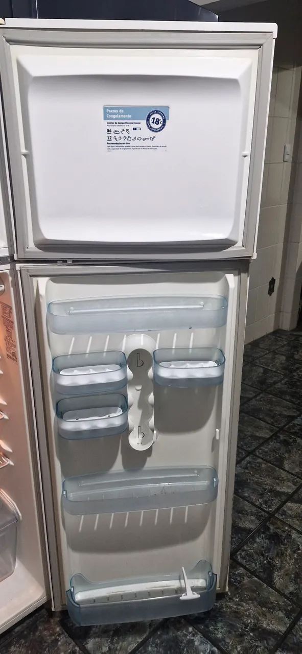 Geladeira Eletrolux 360 litros  - Foto 3