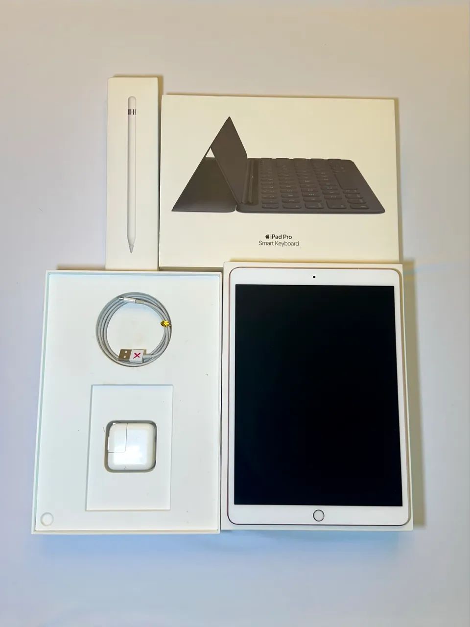 IPAD PRO (10,5 pol) ROSE 64GB + Celular 