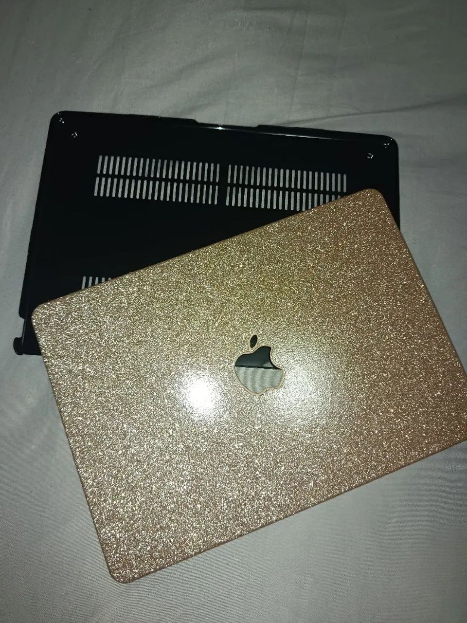CAPA PARA MACBOOK COM GLITTER DOURADA - Foto 3