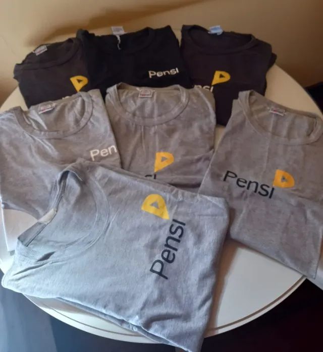 Lote de 1 Casaco GG Pensi e 7 camisas G e M  - Foto 2
