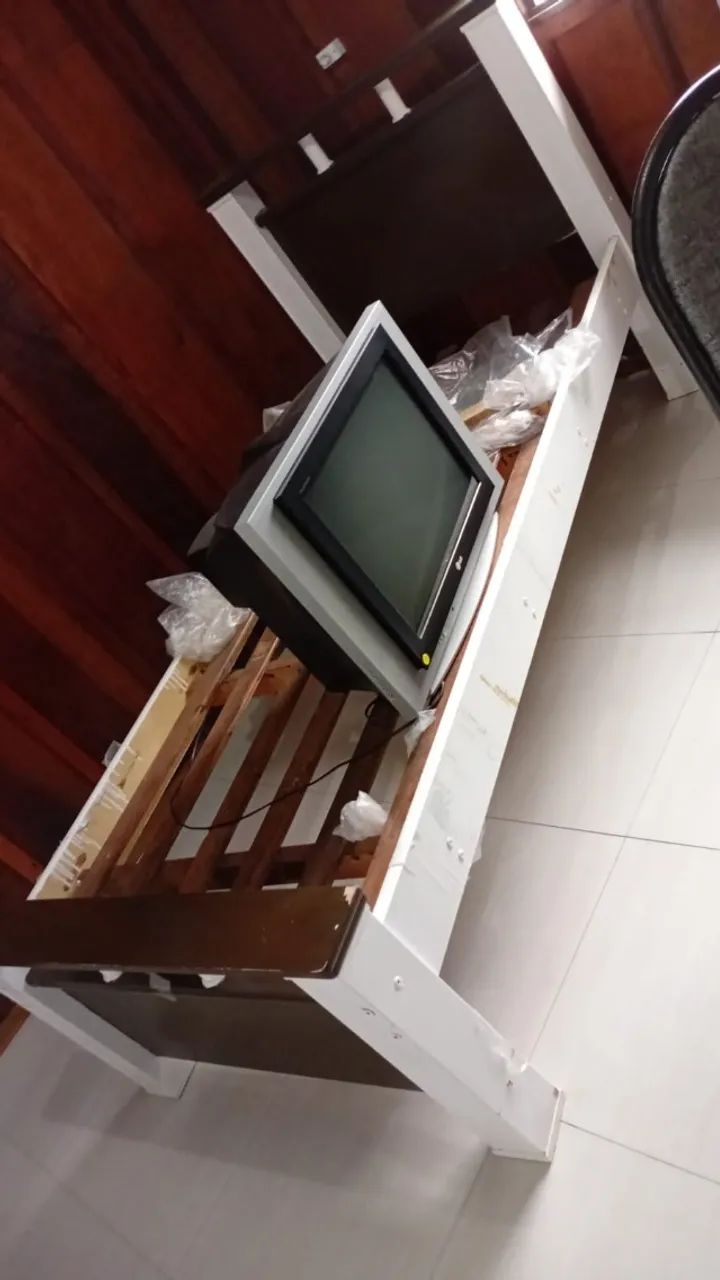 Cama de Solteiro em Madeira Maciça