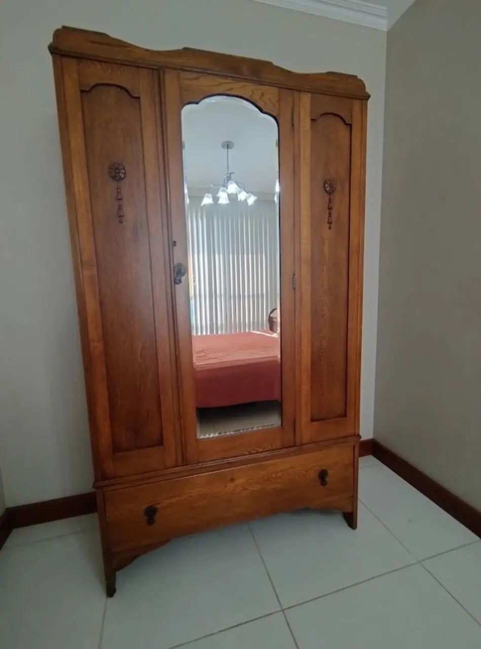 Guarda Roupa Carvalho Inglês Genuino, Ano 1920 - Visto em Porto Belo, SC. - Foto 5