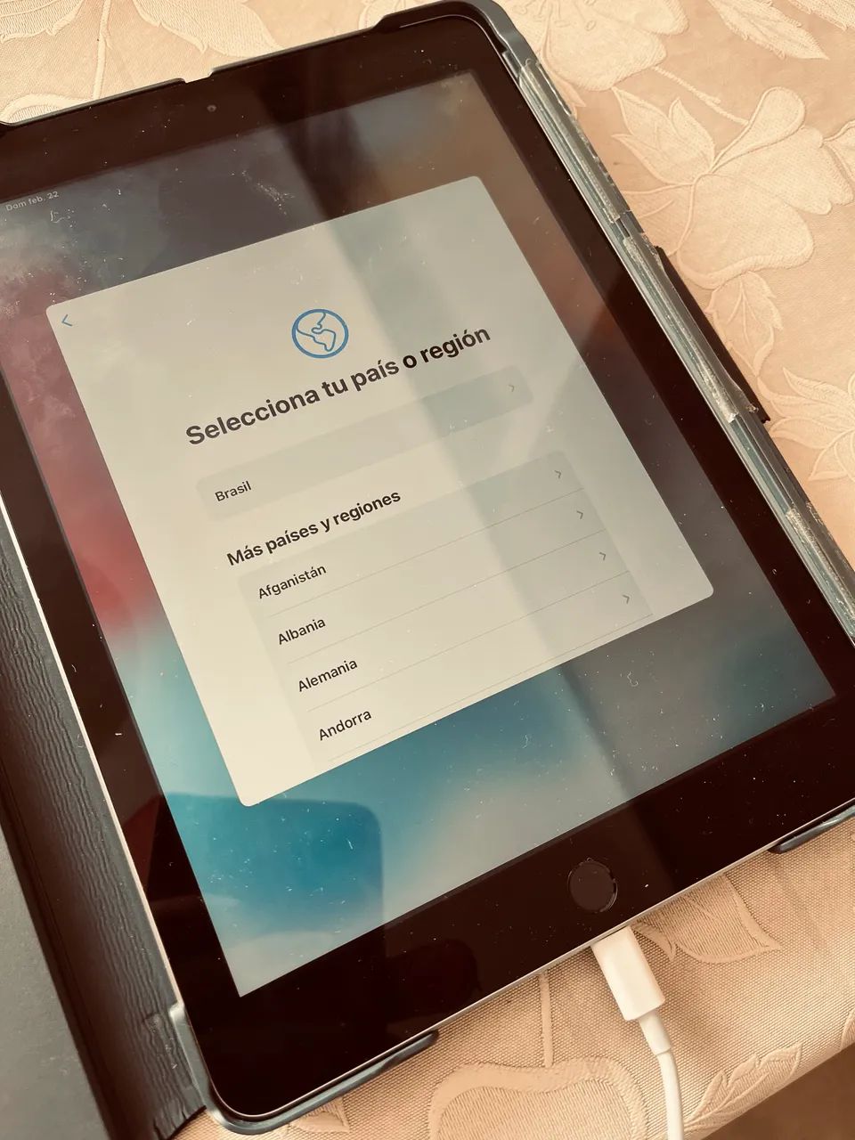 Ipad de 5ª geração 2017 32 GB Wi-Fi com capa e  teclado - Foto 2