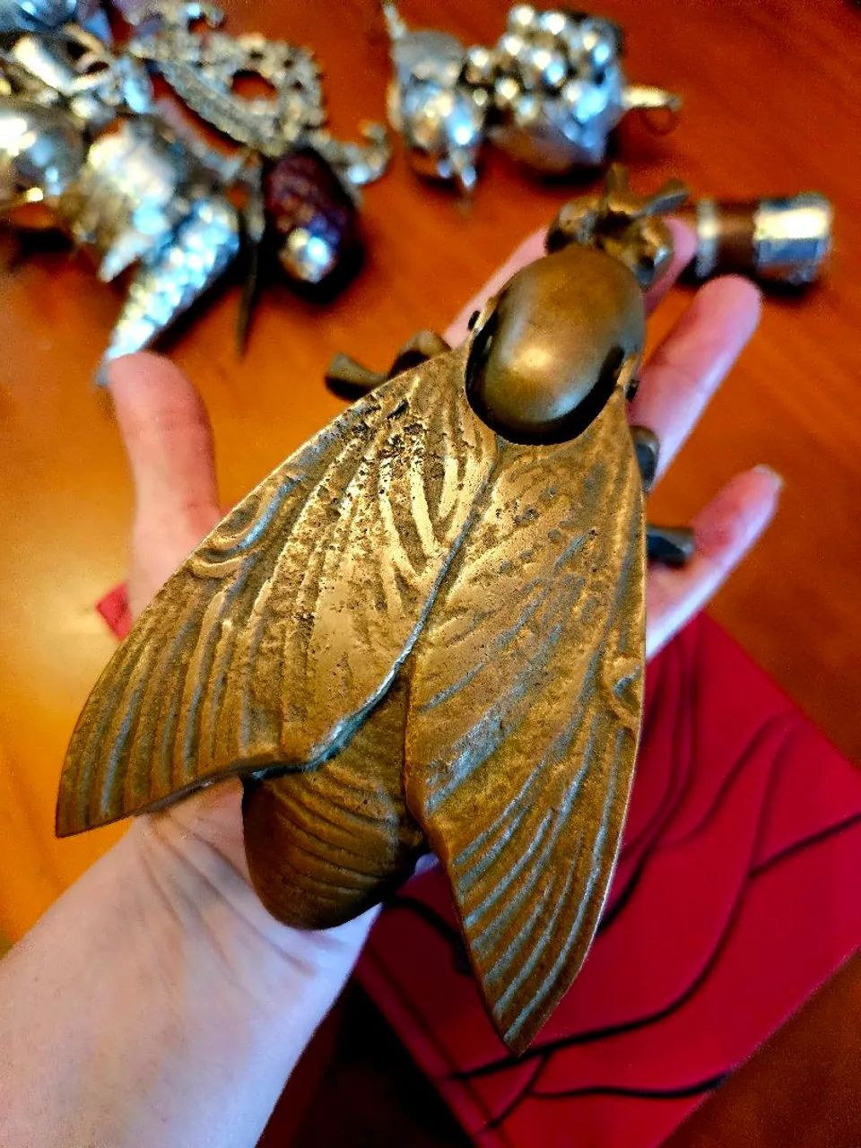 Antigo cinzeiro em bronze
