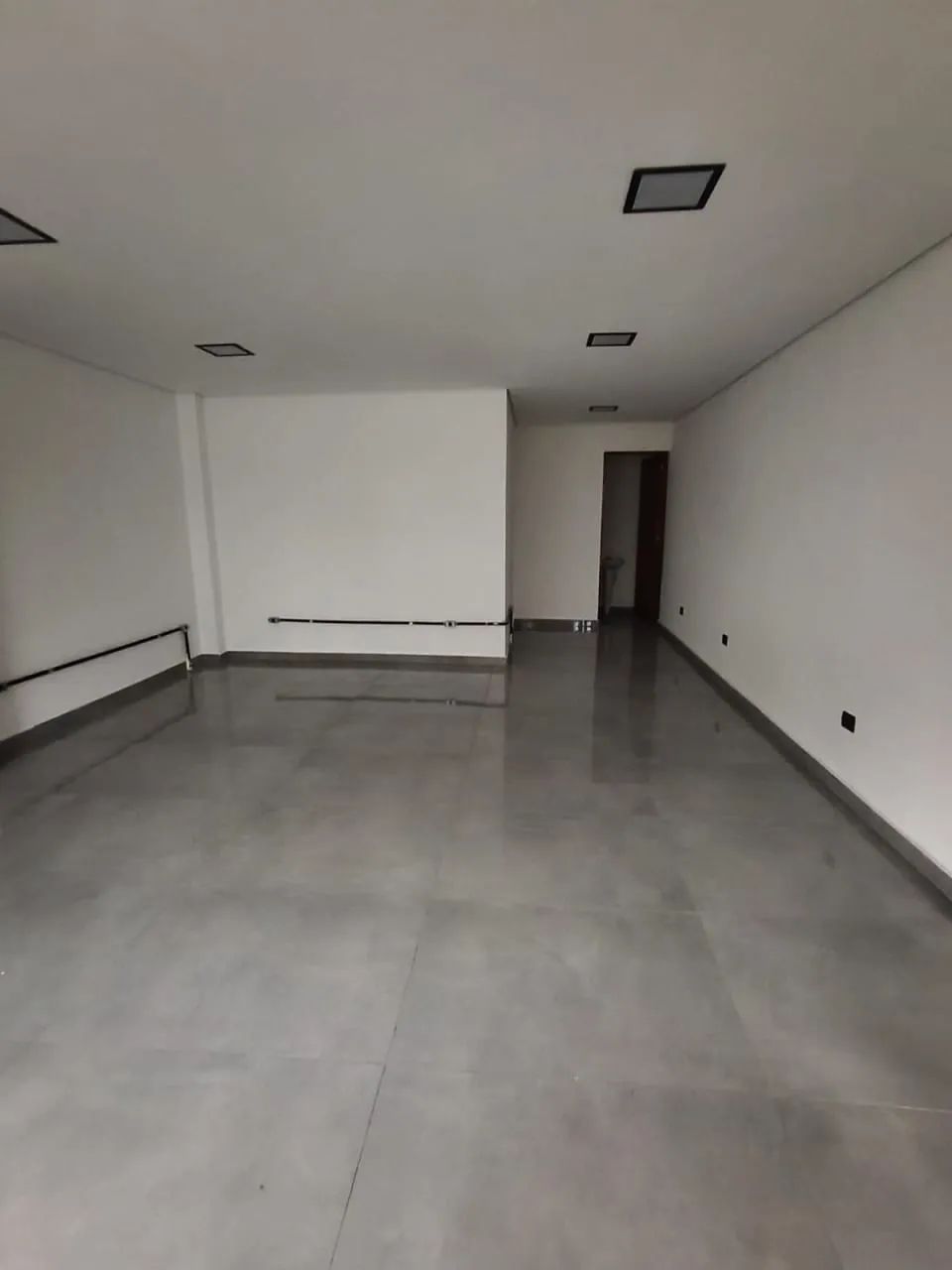 Loja na Rua Arnoldo Baldoino Welter, 60  47 m² - Foto 2