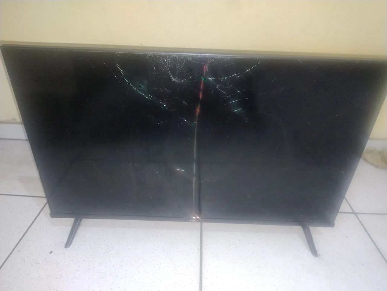 TV TCL 32 TELA QUEBRADA