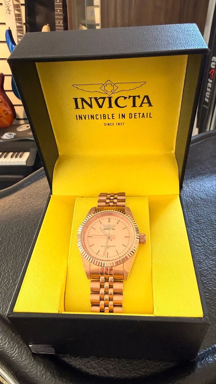 Relogio Invicta dourado 