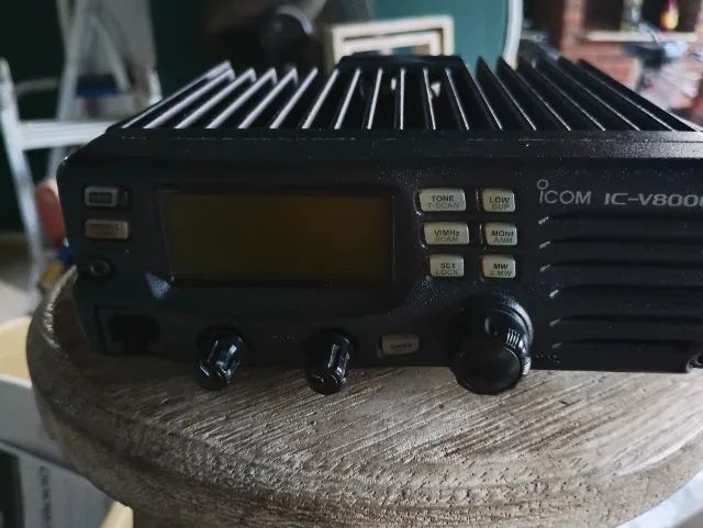 Rádio Icom IC -V8000